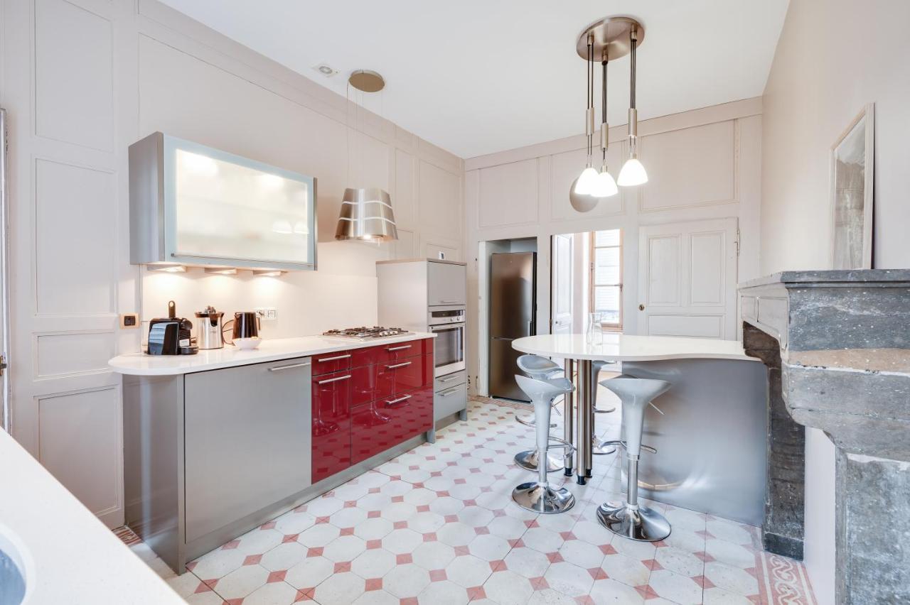 Grand Appartement 8 Personnes Terrasse Privative Hyper Centre Calme Lons-le-Saunier Esterno foto